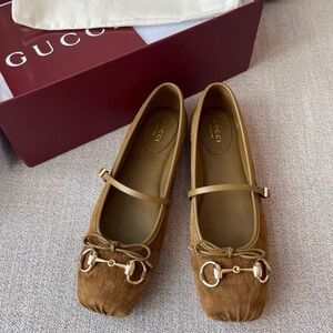 Gucci Women's Brown Flats with Gold Buckles